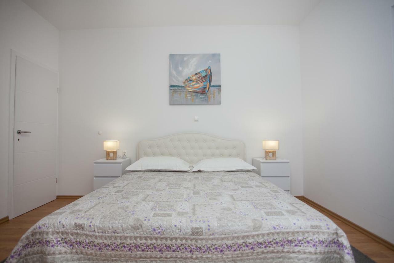Villa Zrinka **** Svinisce Exteriér fotografie